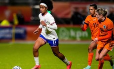 开云官网:USWNT的莉莉·约翰内斯与莱昂尼斯签订了三年的合同